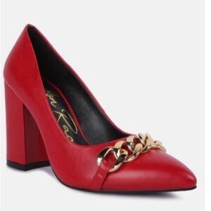 Elegant Red Pumps with Gold Chain Accent